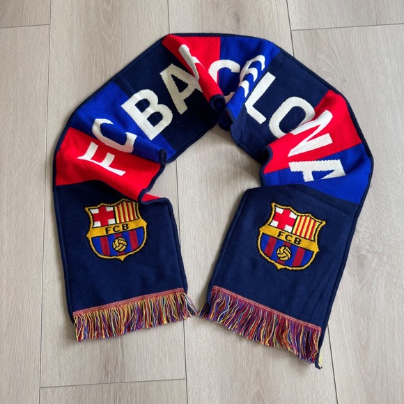 FC Barcelona Scarf Soccer Football Club Blaugrana Knit Fan Souvenir - Picture 1 of 8